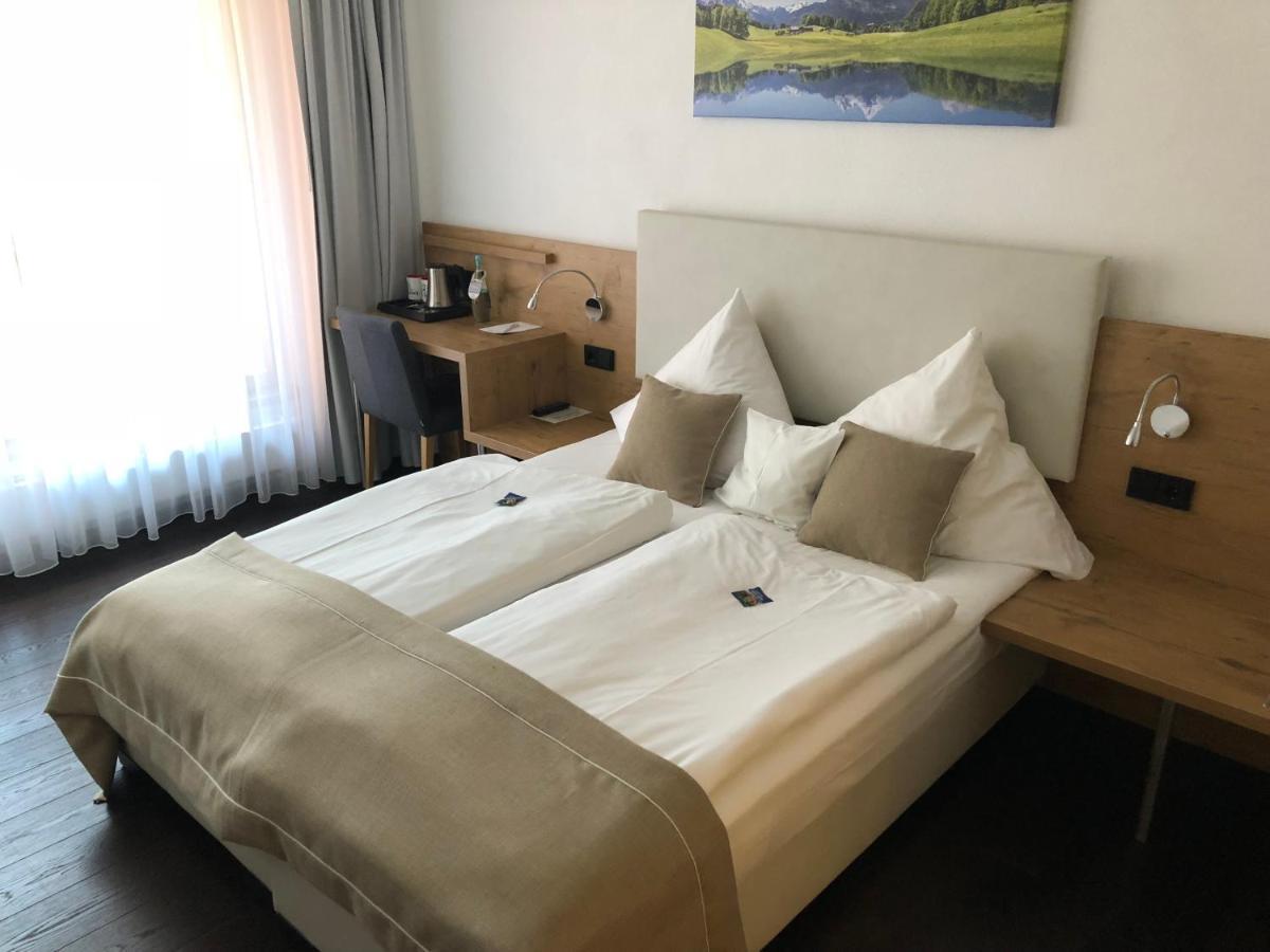 Hotel Zum Hirsch Wertingen Eksteriør bilde
