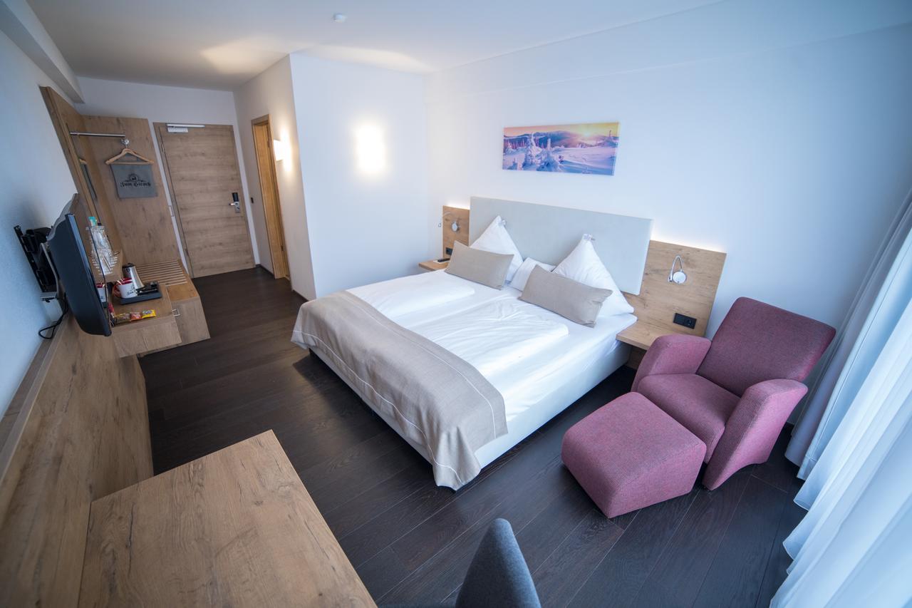 Hotel Zum Hirsch Wertingen Eksteriør bilde