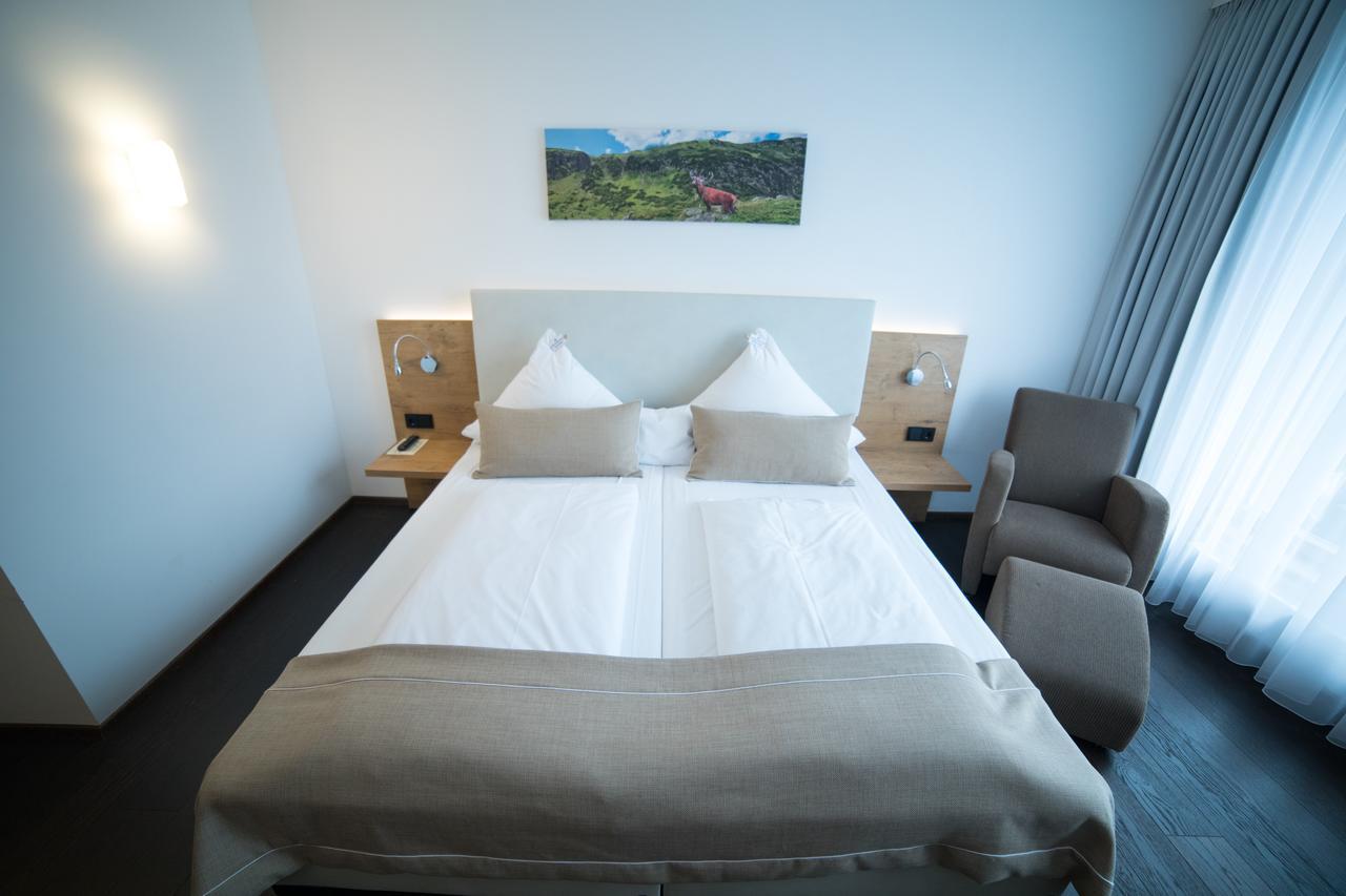 Hotel Zum Hirsch Wertingen Eksteriør bilde