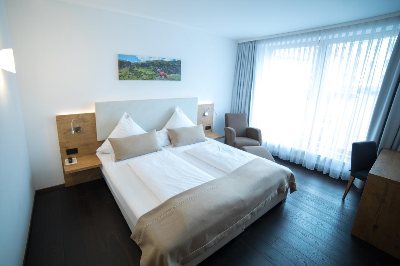 Hotel Zum Hirsch Wertingen Eksteriør bilde