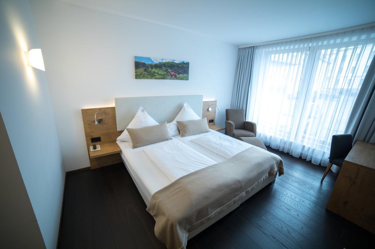 Hotel Zum Hirsch Wertingen Eksteriør bilde