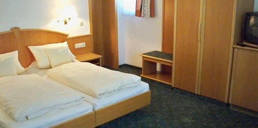 Hotel Zum Hirsch Wertingen Eksteriør bilde