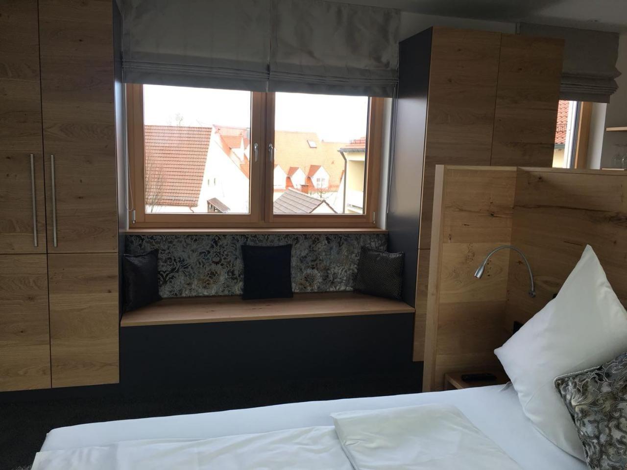Hotel Zum Hirsch Wertingen Eksteriør bilde