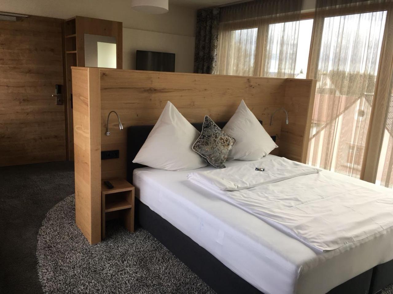 Hotel Zum Hirsch Wertingen Eksteriør bilde